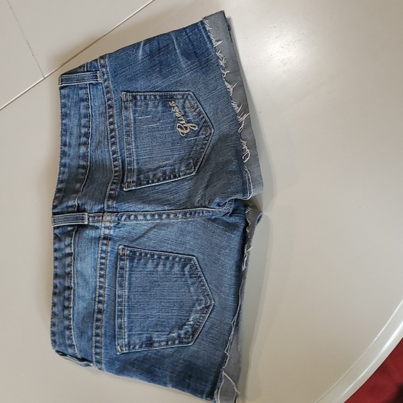 Guess jean shorts - Picture 2 of 4